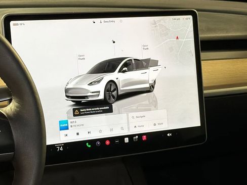 Used 2023 Tesla Model 3 Standard Range image 17