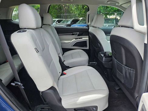 Used 2023 Kia Telluride S FWD image 13