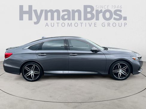Used 2022 Honda Accord Touring image 2