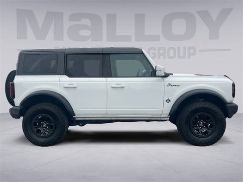 Used 2022 Ford Bronco Outer Banks w/ Sasquatch Package image 2