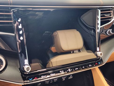 New 2026 Jeep Grand Wagoneer Summit AWD/4WD image 15