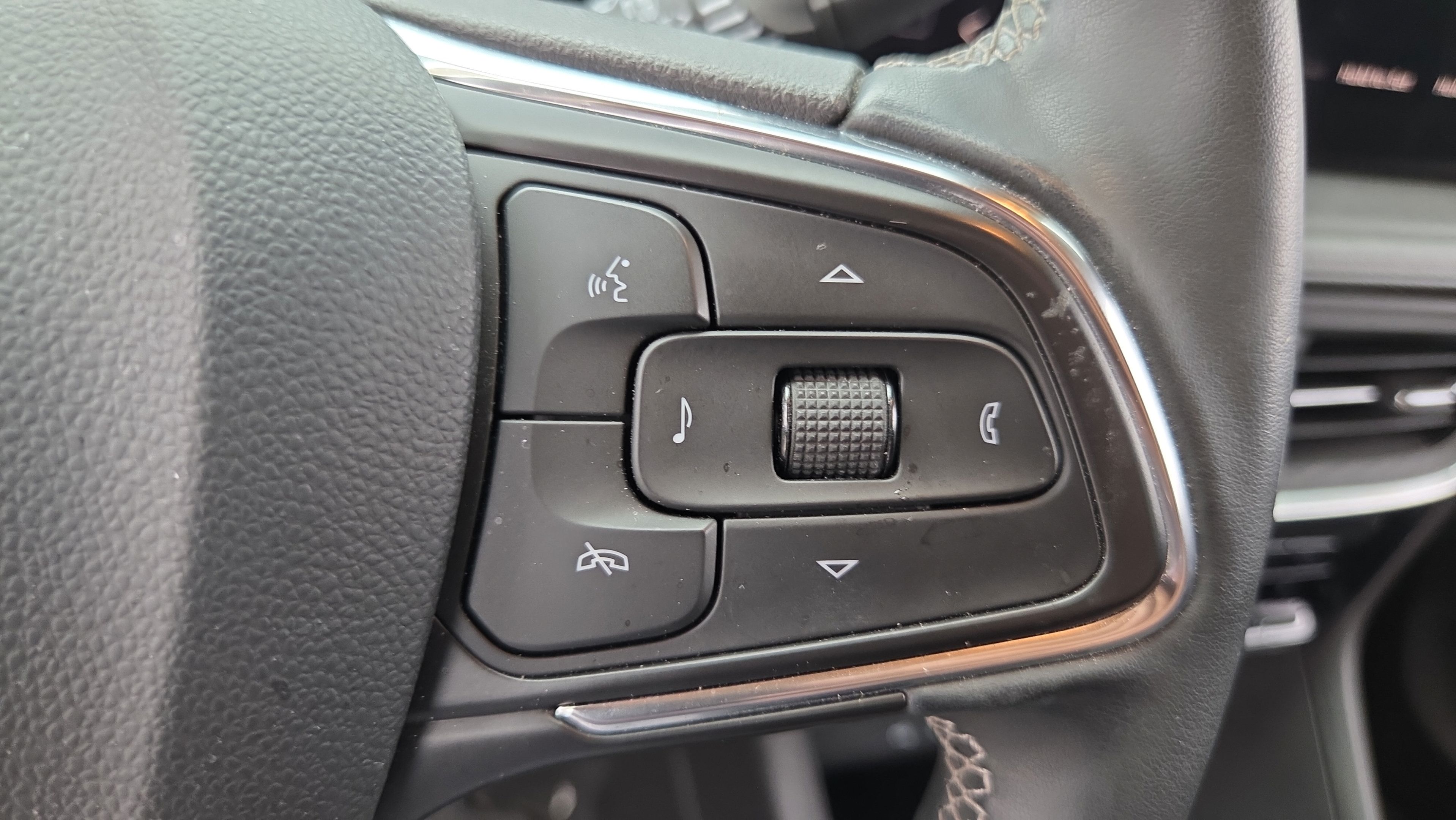 Certified 2024 Buick Encore GX Avenir FWD image 25