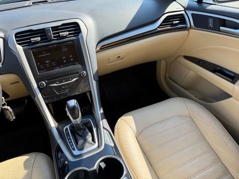 Used 2015 Ford Fusion SE w/ Equipment Group 202A image 19