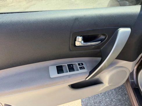 Used 2009 Nissan Rogue SL FWD image 11