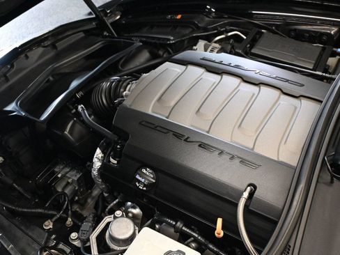 Used 2019 Chevrolet Corvette Stingray Coupe w/ Carbon Flash Badge Package RWD image 18