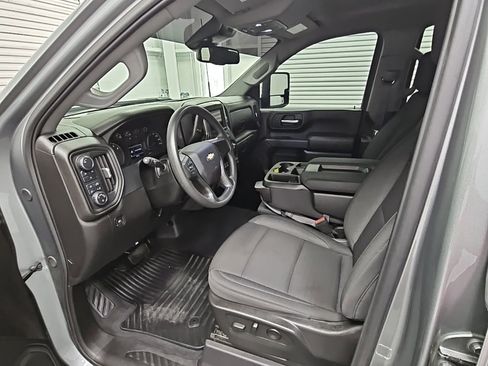 Used 2024 Chevrolet Silverado 2500 Custom w/ Custom Value Package image 10
