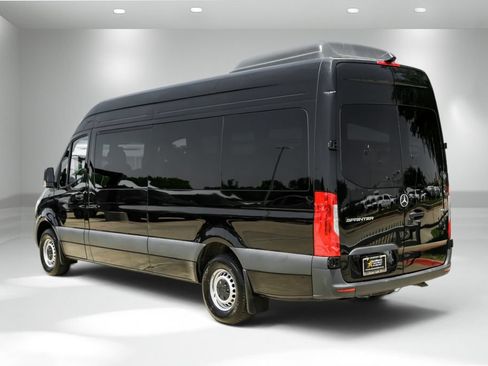 Used 2025 Mercedes-Benz Sprinter 2500 image 8