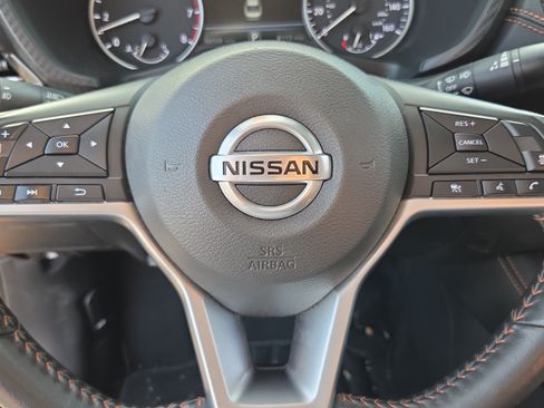 Used 2022 Nissan Sentra SR w/ SR Premium Package FWD image 24
