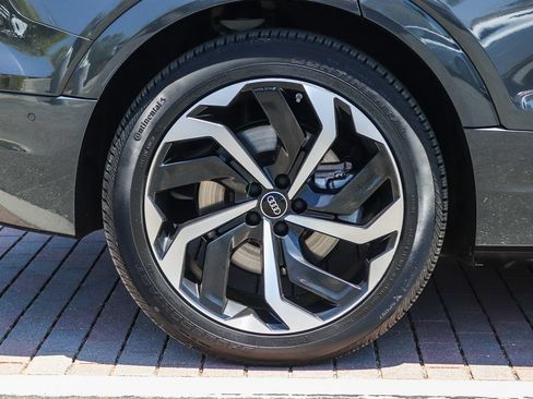 Certified 2024 Audi Q8 e-tron Premium Plus w/ Premium Plus Package AWD/4WD image 10
