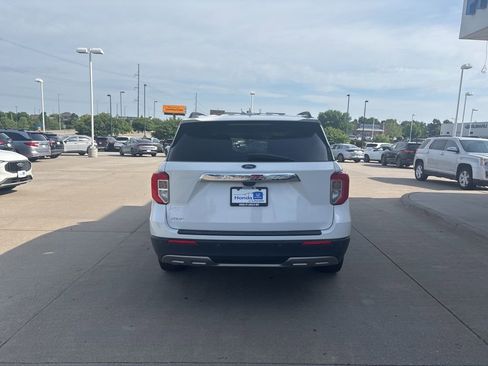 Used 2020 Ford Explorer XLT w/ Equipment Group 202A AWD/4WD image 6