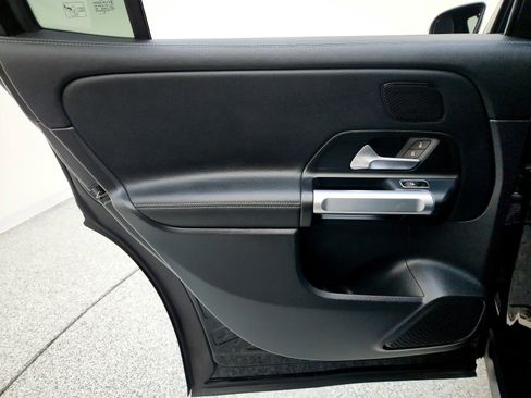 Certified 2023 Mercedes-Benz EQB 300 4MATIC image 21