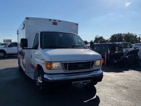 Used 2003 Ford E-450 and Econoline 450 image 4