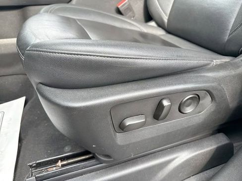 Used 2023 Chevrolet Suburban LT RWD image 12