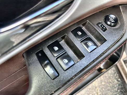 Used 2012 Chevrolet Equinox LTZ FWD image 15