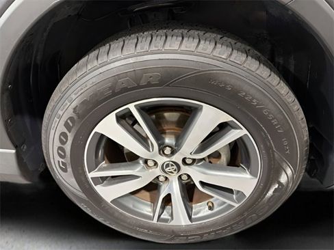 Used 2016 Toyota RAV4 XLE image 38