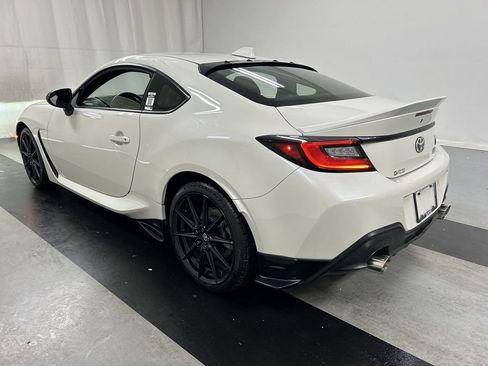 Used 2023 Toyota GR86 Premium w/ ALL Weather Mat Package (TMS) image 7
