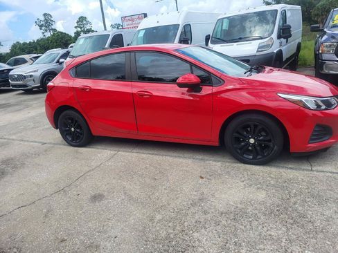 Used 2019 Chevrolet Cruze LS w/ LS Convenience Package FWD image 3