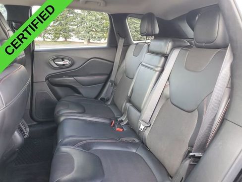 Used 2017 Jeep Cherokee Trailhawk w/ Comfort & Convenience Group AWD/4WD image 23