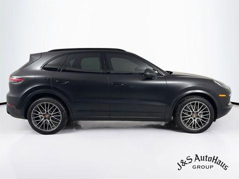 Used 2021 Porsche Cayenne S w/ Premium Package AWD/4WD image 8