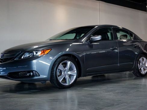 Used 2014 Acura ILX w/ Premium Package FWD image 3