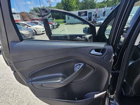 Used 2015 Ford Escape Titanium image 19
