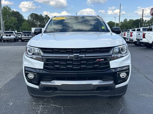 Used 2022 Chevrolet Colorado Z71 AWD/4WD image 3