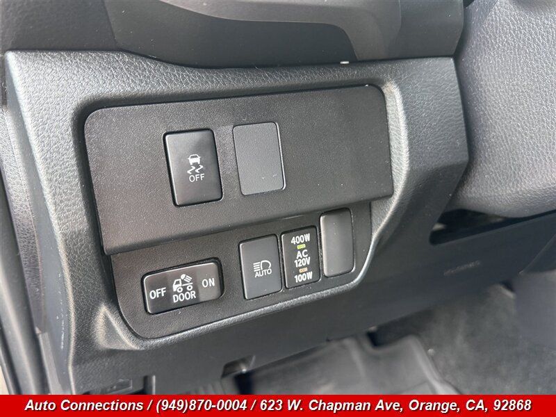 Used 2021 Toyota Tacoma TRD Off-Road w/ Technology Package AWD/4WD image 21