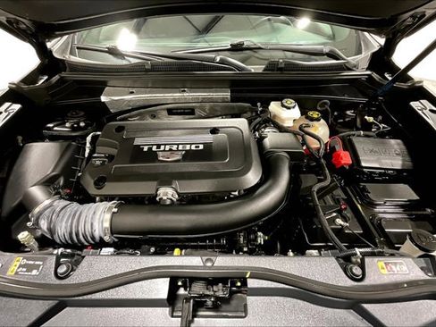 Used 2023 Cadillac XT4 Premium Luxury image 10