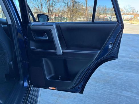 Used 2016 Toyota 4Runner SR5 image 23