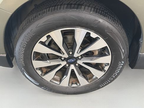 Used 2017 Subaru Outback 2.5i Limited AWD/4WD image 11