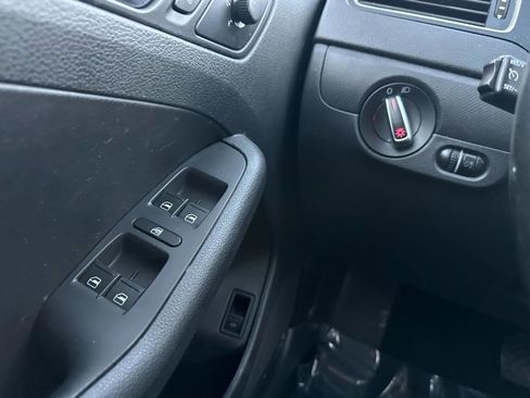 Used 2012 Volkswagen Jetta SE image 37