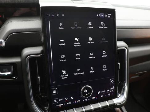 Used 2025 GMC Yukon XL Denali image 22