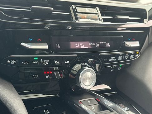 Used 2025 Acura MDX SH-AWD image 19