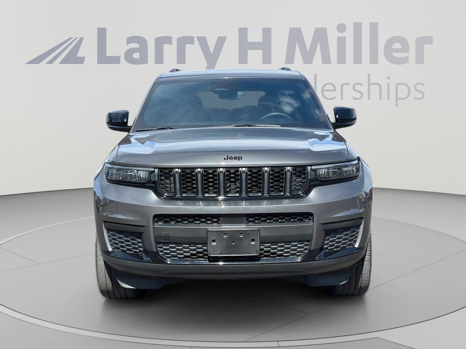Used 2023 Jeep Grand Cherokee L Laredo AWD/4WD image 9