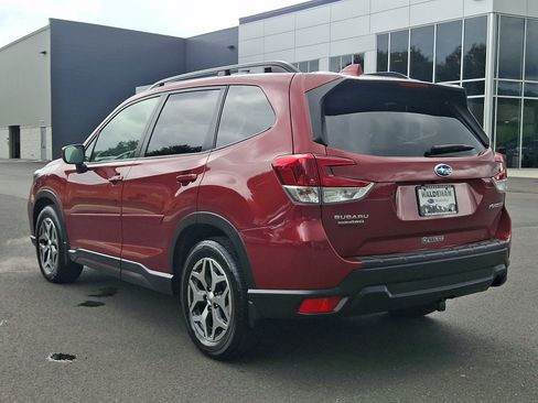Certified 2021 Subaru Forester Premium AWD/4WD image 5