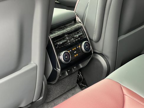 New 2025 Land Rover Range Rover Sport Dynamic SE AWD/4WD image 17