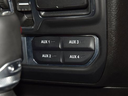 Used 2025 Jeep Wrangler Rubicon w/ Technology Group image 37