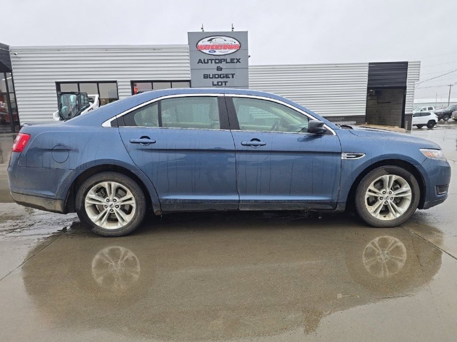 Used 2018 Ford Taurus SE FWD image 1