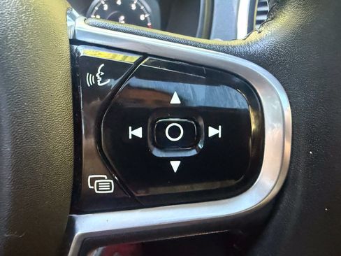 Used 2016 Volvo XC90 T6 Momentum w/ Momentum Plus Package AWD/4WD image 26