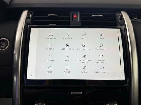 Used 2025 Land Rover Discovery S image 17