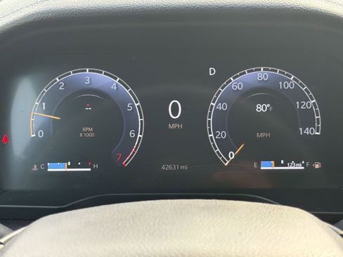 Used 2024 Jeep Grand Cherokee Limited w/ Luxury Tech Group II image 17