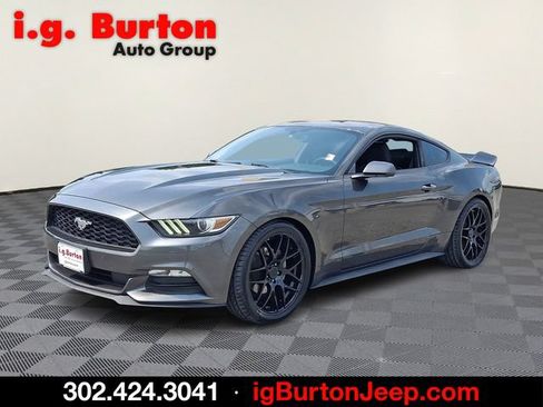 Used 2016 Ford Mustang Coupe RWD image 3