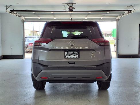 Used 2022 Nissan Rogue SV FWD image 19