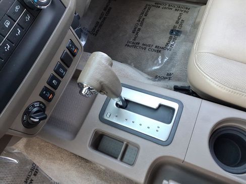 Used 2016 Nissan Frontier SL w/ Moonroof Package image 19