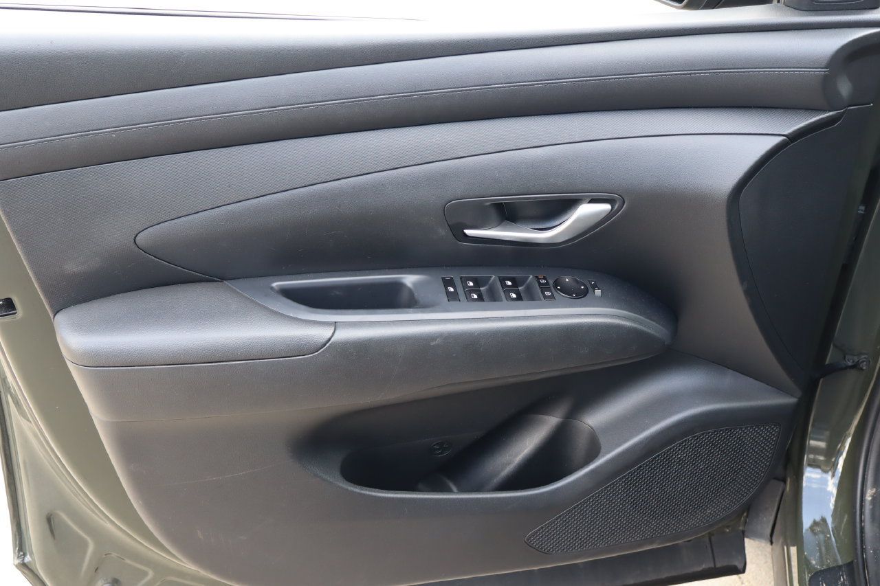 Used 2025 Hyundai Tucson SEL FWD image 18