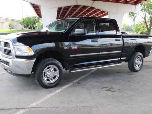 Used 2012 RAM 2500 ST w/ Chrome Accents Group AWD/4WD image 2