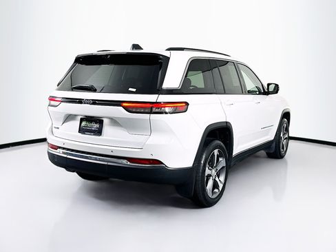 Used 2022 Jeep Grand Cherokee Limited 4xe w/ Luxury Tech Group II AWD/4WD image 9