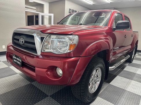 Used 2005 Toyota Tacoma PreRunner image 3