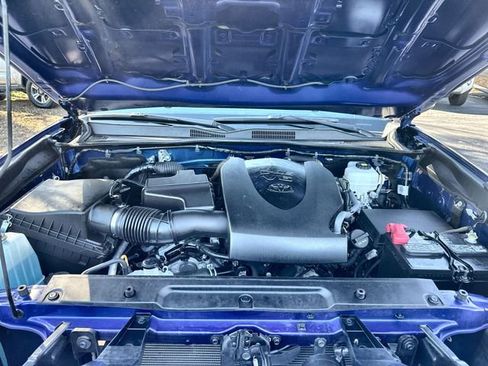 Used 2023 Toyota Tacoma TRD Off-Road image 34