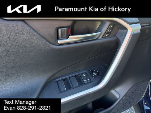 Used 2019 Toyota RAV4 Limited image 17